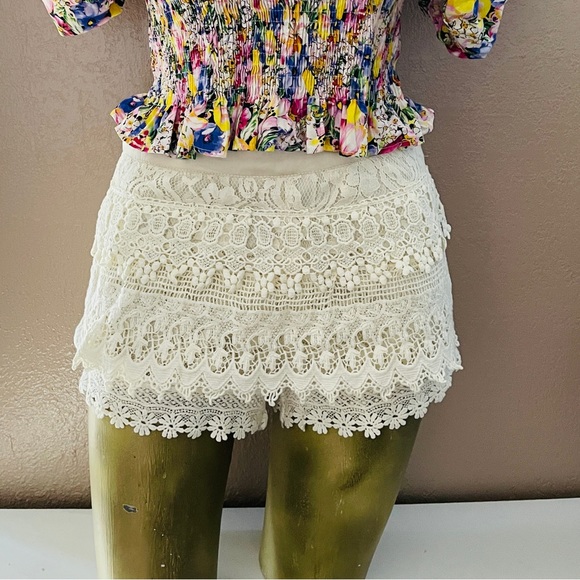 STELLA White Label Ivory FLORAL Tiered LACE SHORTS S - Picture 10 of 12